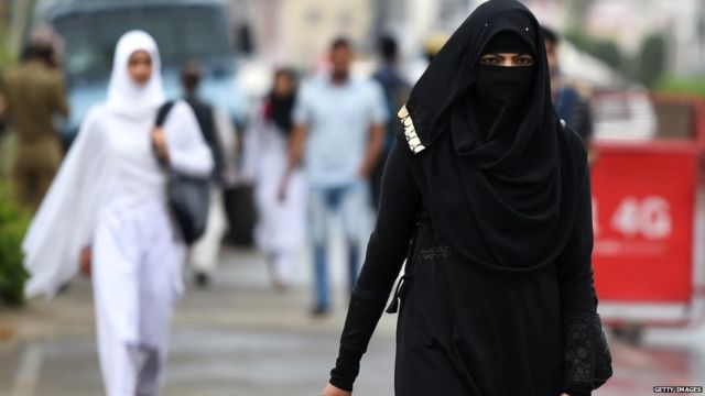 नज़रिया: 'अफ़सोस है कि इस्लाम महिला विरोधी जान पड़ता है' - BBC News हिंदी