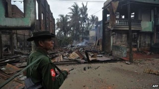 রাখাইন রাজ্যে রোহিঙ্গা-বৌদ্ধ সহিংসতা