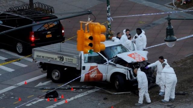 La camioneta usada por el atacante en Manhattan