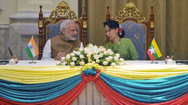 म्यांमार भारत के क़रीब आ रहा है या अब भी चीन के ज़्यादा नज़दीक है?