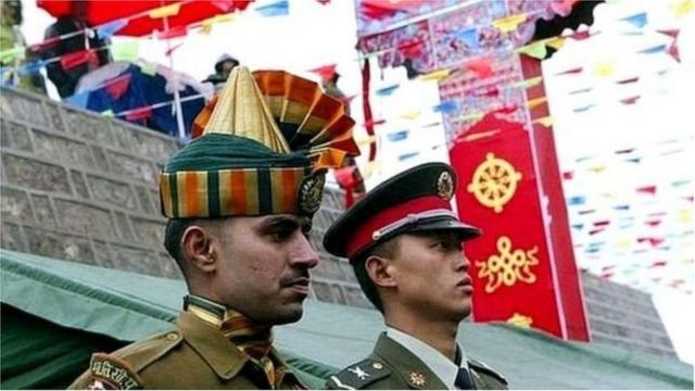 भारत और चीनी सैनिक