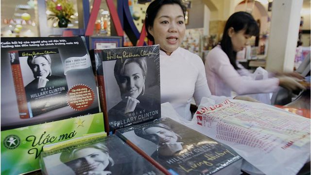 Sách hồi ký của các nhà lãnh đạo, người nổi tiếng thế giới ngày càng được bán phổ biến ở Viêt Nam