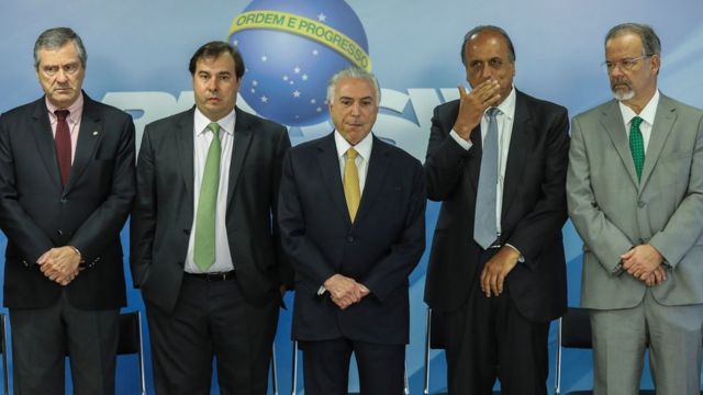 Membros do Executivo e do Legislativo, incluindo o presidente Michel Temer e o ministro Raul Jungmann