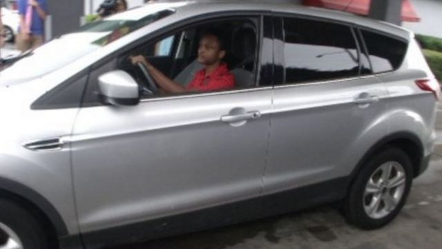 Carr en su nuevo auto