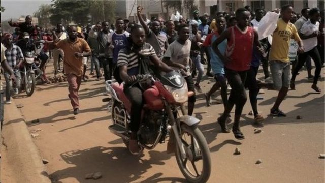 Abatavuga rumwe muri RD Congo bagiriza reta ko ishaka kubima uburenganzira bwabo bwo gutora