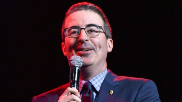 Escândalos sexuais: Dustin Hoffman e John Oliver envolvem-se em debate  tenso - Atualidade - SAPO Mag