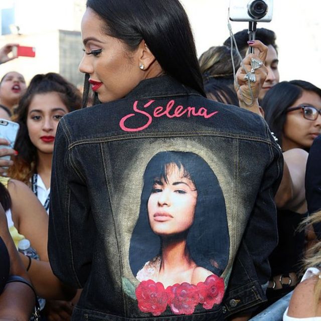 Una chaqueta con la imagen de Selena