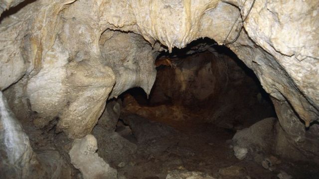 Cueva Guattari (Roma, Italia)