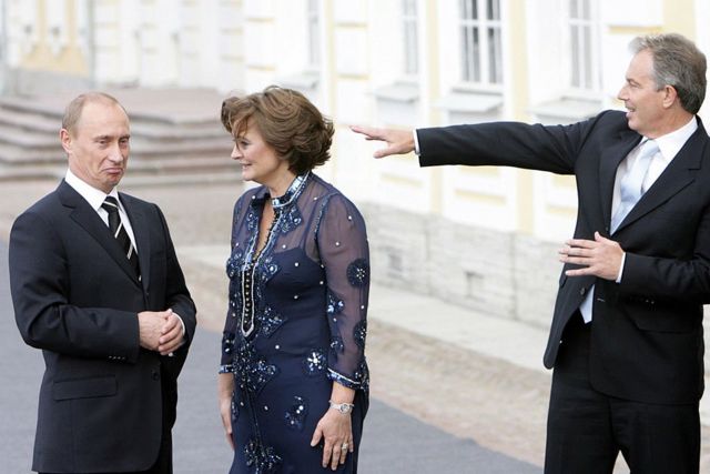 بلير وزوجه تشيري وبوتين في موسكو
