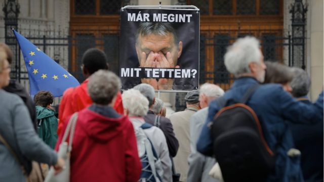 Protesta en contra de Orban