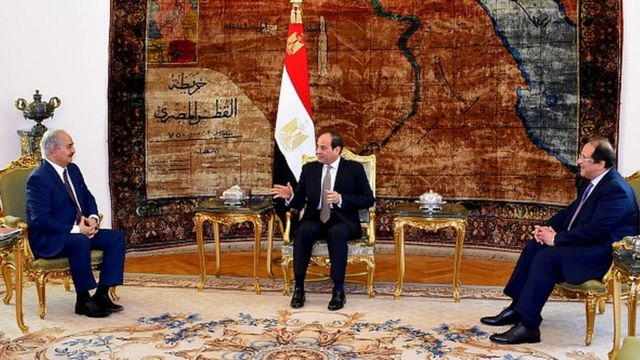 Halife Hafter, Mısır devlet başkanı Sisi ile Kahire'de zaman zaman bir araya geliyor