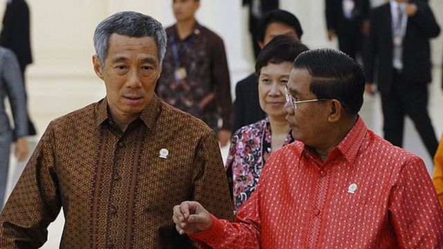 Thủ tướng Hun Sen và Thủ tướng Lý Hiển Long dự hội nghị Asean ở Phnom Penh năm 2012