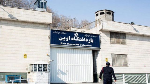زندان اوین در شمال تهران محل بازداشت شمار گسترده ای از معترضان، چهره های سیاسی، علمی، فرهنگی و هنری ایران است