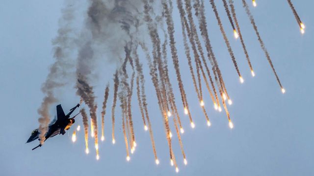 F-16