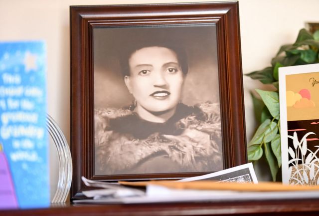 El retrato de Henrietta Lacks en la casa de uno de sus nietos en Baltimore, Maryland. 