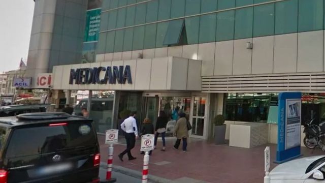 Fachada de hospital na Turquia