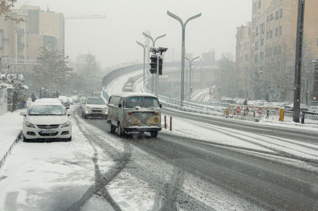 خیابان برفی در تهران