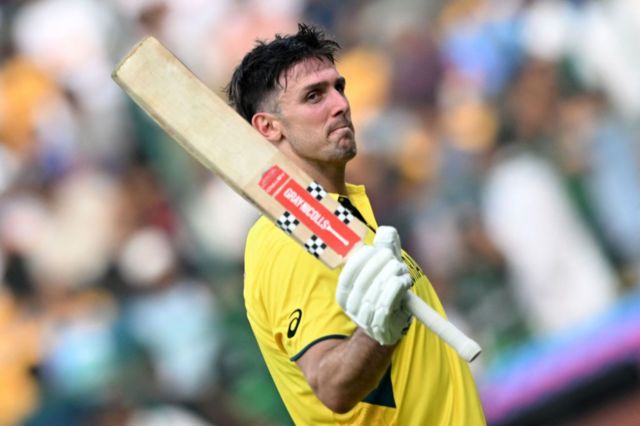 வார்னர், மார்ஷ் அதிரடி சதம்: பாகிஸ்தானை பிழியும் ஆஸ்திரேலியா