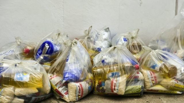 Bolsas de comida.