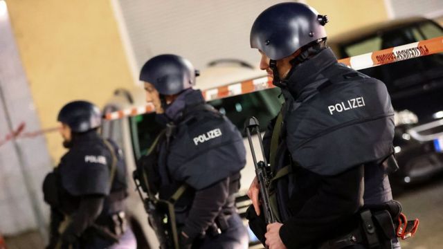 ドイツの水たばこバーで連続銃撃 9人死亡 犯人は自殺 cニュース