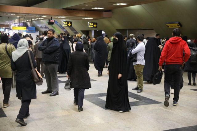ضابطان حجاب در متروی تهران