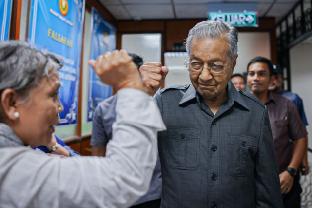 ১৯শে নভেম্বরের নির্বাচনেও নতুন দল নিয়ে অংশ নেন মি. মাহাথির