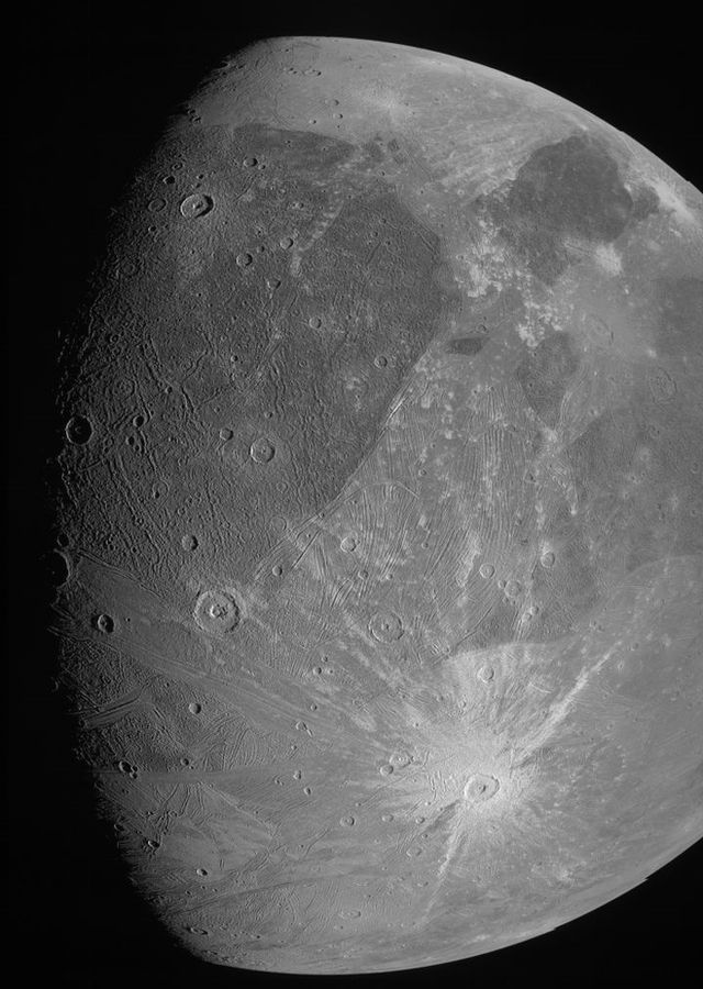 Mighty Jupiter moon Ganymede pictured in close-up - BBC News