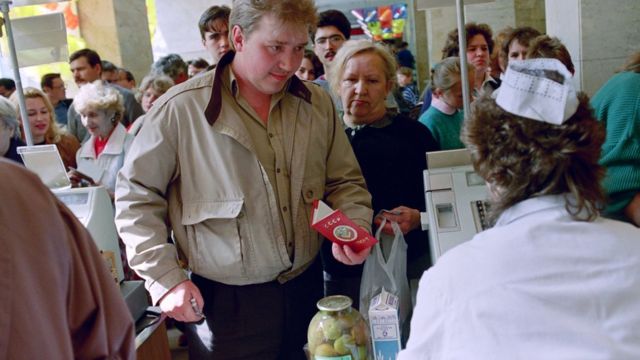 Soviet shop queue