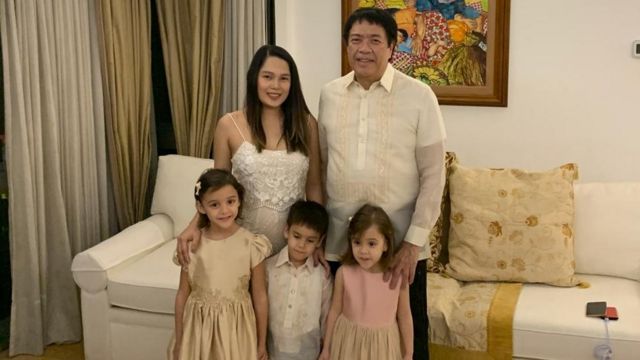 Conrado Potenciano with his children