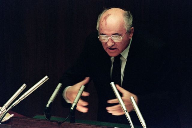 Gorbachov habla al Congreso de la URSS en 1991