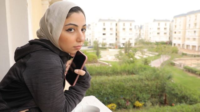 شركات عدة تمارس التمييز ضد النساء المحجبات في مصر.