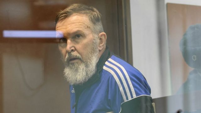 В Москве пенсионера приговорили к семи годам колонии за комментарии о ...