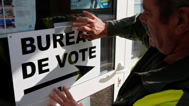 法國在周日展開總統選舉第二輪投票。