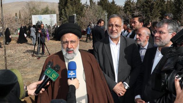 اعلام طرح «کاشت یک میلیارد درخت» توسط ابراهیم رئیسی، رئیس‌جمهوری ایران