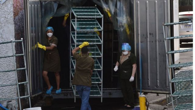 Un contenedor adaptado como morgue en Honduras