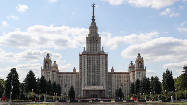 здание МГУ