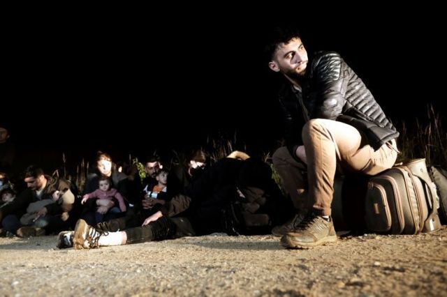 Мигранты, задержанные на латвийско-белорусской границе