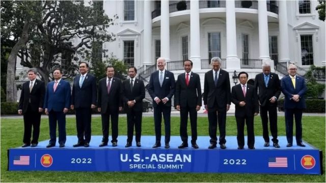 Tổng thống Hoa Kỳ cùng các nhà lãnh đạo ASEAN tại Hội nghị thượng đỉnh