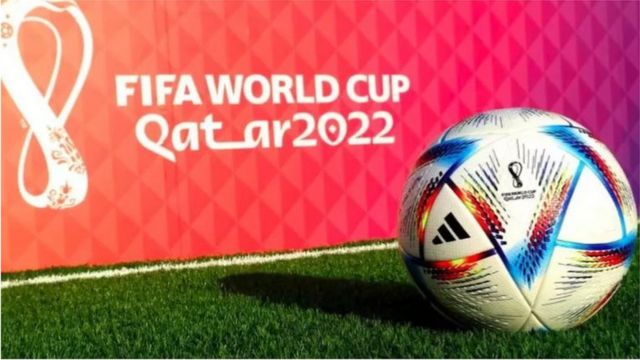 自从2010年卡塔尔赢得世界杯主办权开始，2022世界杯就一直被争议围绕，比赛开始前两天FIFA宣布在8个世界杯球场都不销售酒精。(photo:BBC)