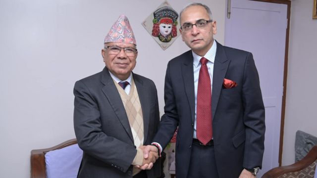 माधवकुमार नेपालका साथ भारतीय विदेश सचिव
