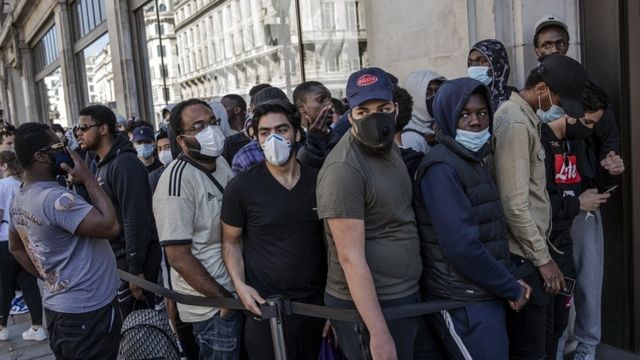 Очередь у магазина Nike в Лондоне