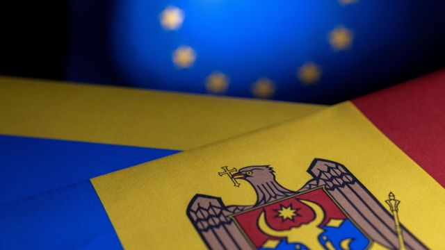 Прапори України і Молдови 