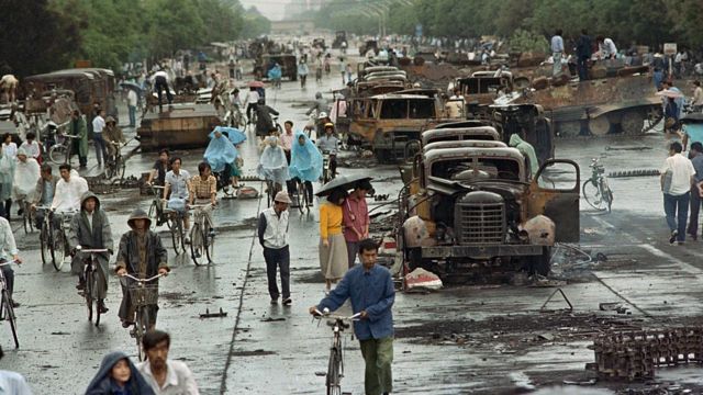 La plaza de Tiananmen después del fin de las protestas en 1989