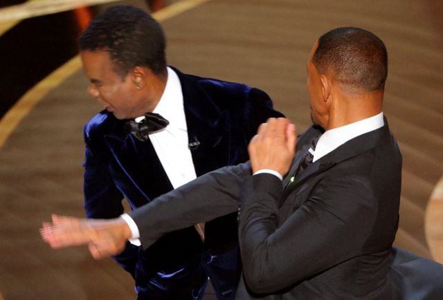 27 Mart 2022'de Will Smith, 94. Oscar Ödülleri'nde Chris Rock'a tokat attı