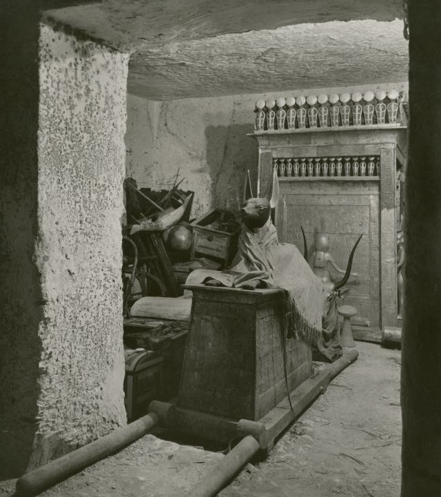 Un almacén conocido como cámara del tesoro, dentro de la tumba de Tutankamón.