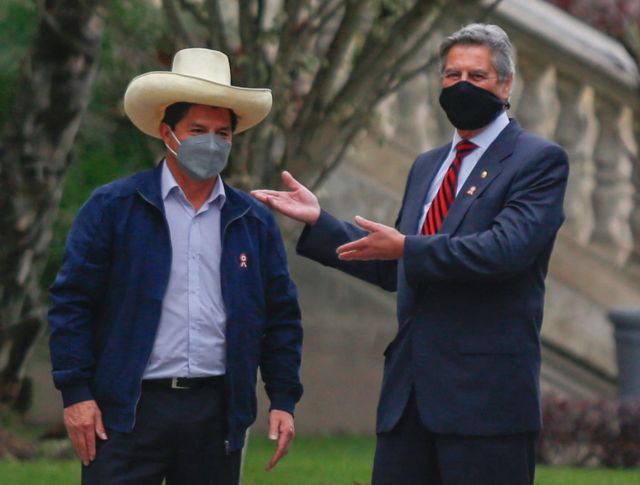 Sagasti, junto a Pedro Castillo en el Palacio de Gobierno de LIma. 