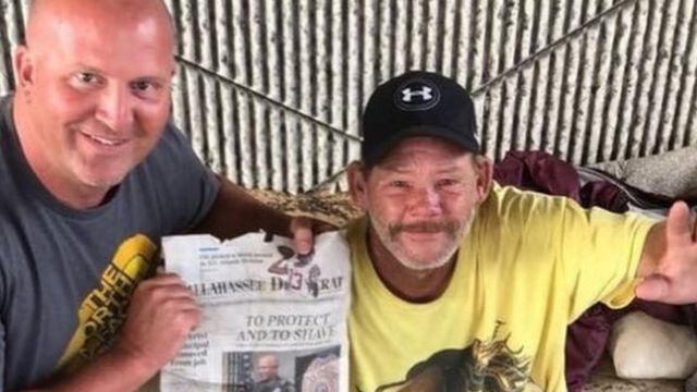 Sargaalka booliiska Tony Carlson iyo ninka darbi jiifka ah Phil