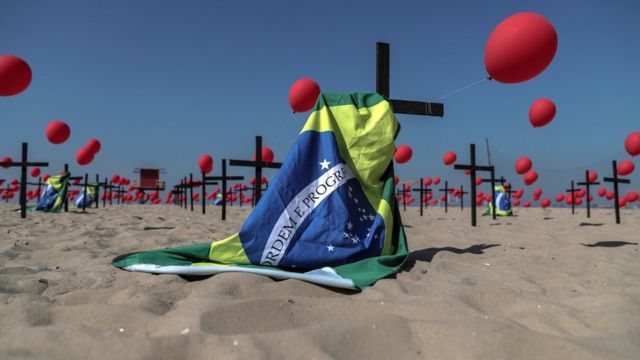 Мемориал жертвам коронавируса в Бразилии