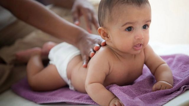 Sante De L Enfant Comment Un Simple Massage Du Ventre Peut Changer La Vie Des Bebes c News Afrique