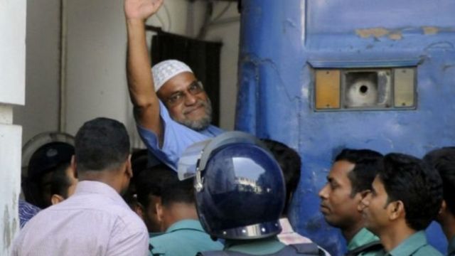 इस्लामी पार्टी जमात-ए-इस्लामी के नेता मीर क़ासिम अली को फांसी दे दी गई.